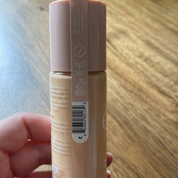 ELF Makeup Elf Halo Glow Liquid Filter Glow Booster For Radiant